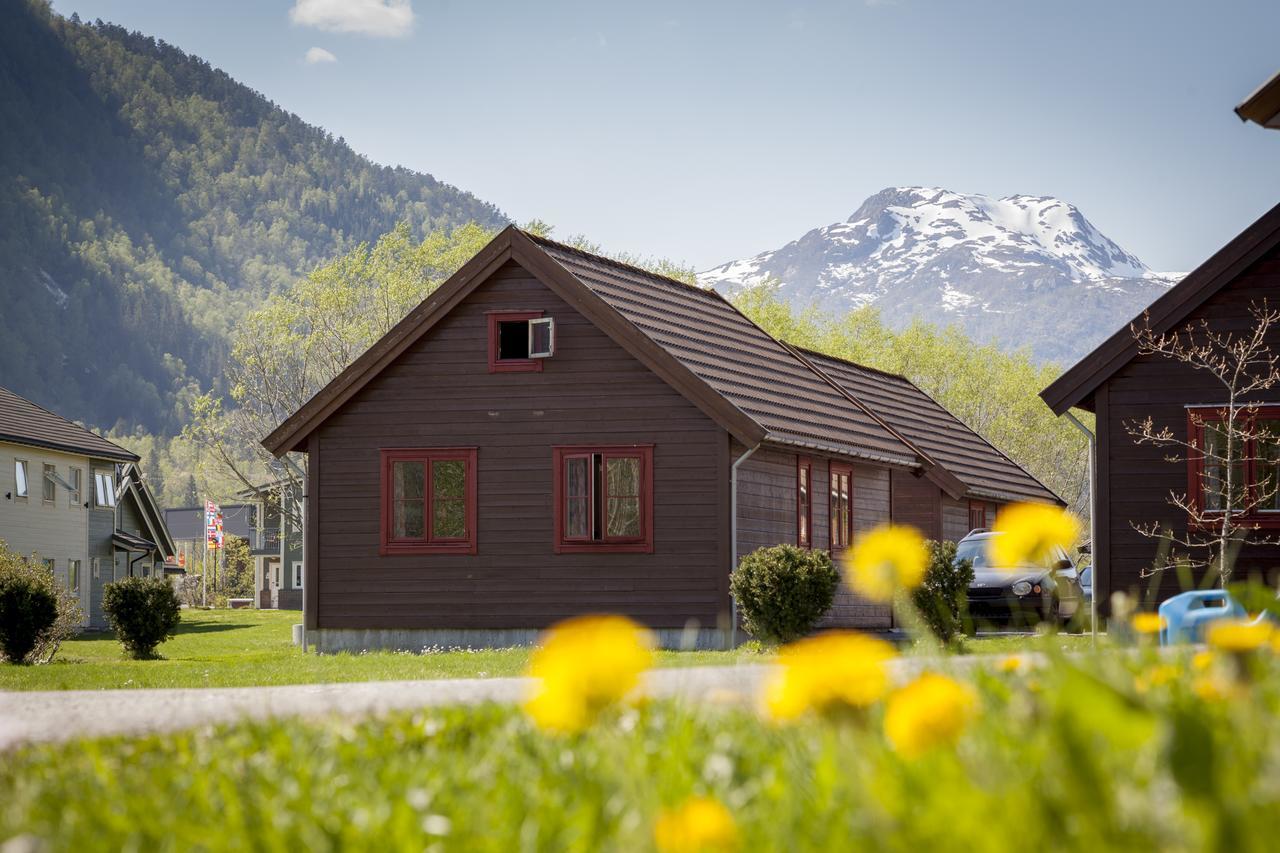 Forde Gjestehus Og Camping Екстериор снимка