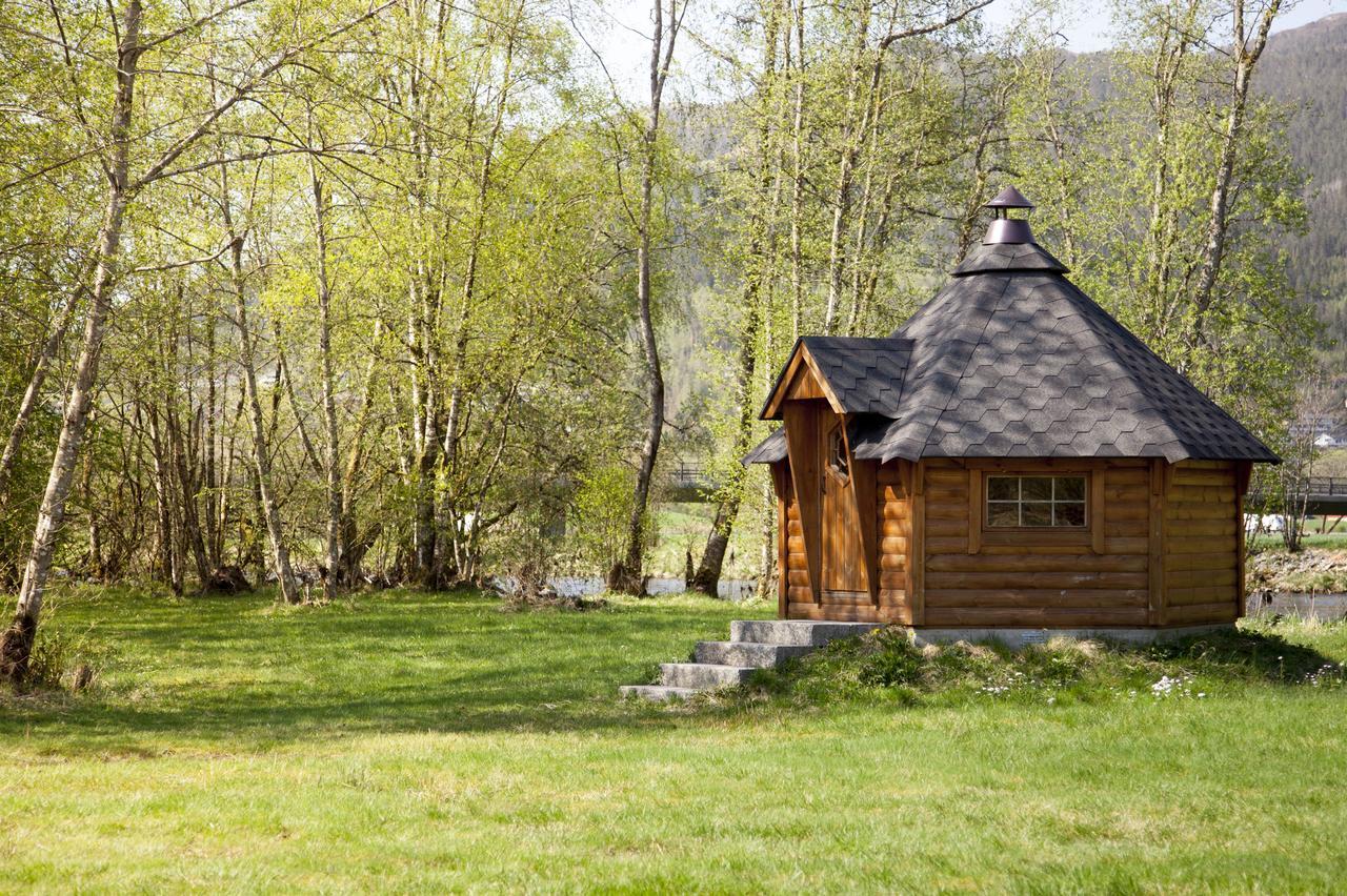 Forde Gjestehus Og Camping Екстериор снимка