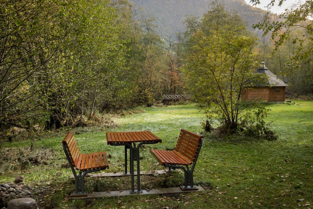 Forde Gjestehus Og Camping Екстериор снимка